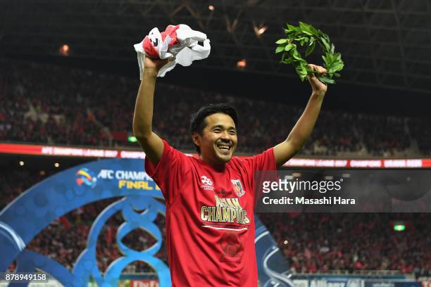 Shinzo Koroki of Urawa Red Diamonds applauds supporters after the AFC Champions League Final second leg match between Urawa Red Diamonds and Al-Hilal...