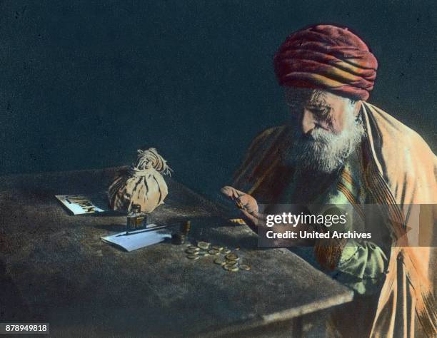 As in many other countries around the world, the profession of Geldwechlsers holds a Jew in Morocco.