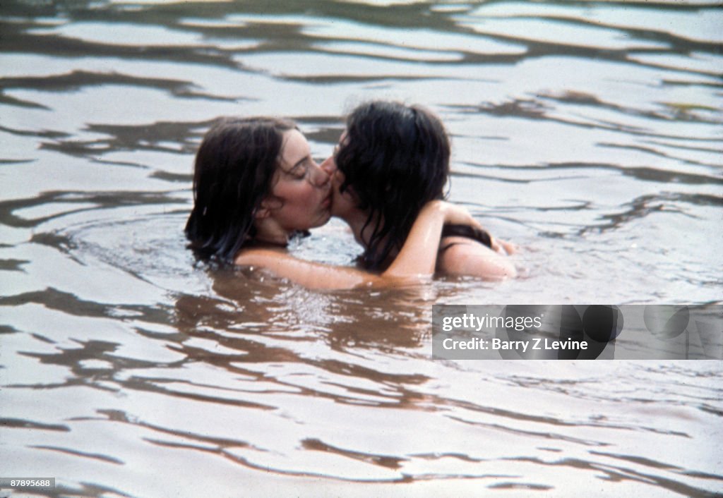 Kissing At The Woodstock Festival