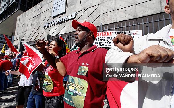 Workers of the oil sector demonstrate against the Parliamentary Investigative Commission set up by the congress to investigate corruption allegations...