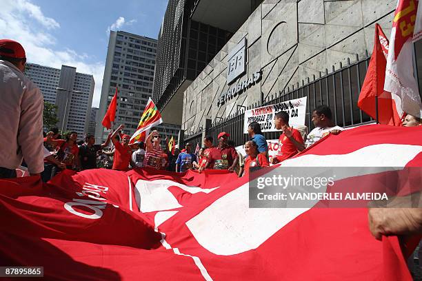 Workers of the oil sector demonstrate against the Parliamentary Investigative Commission set up by the congress to investigate corruption allegations...