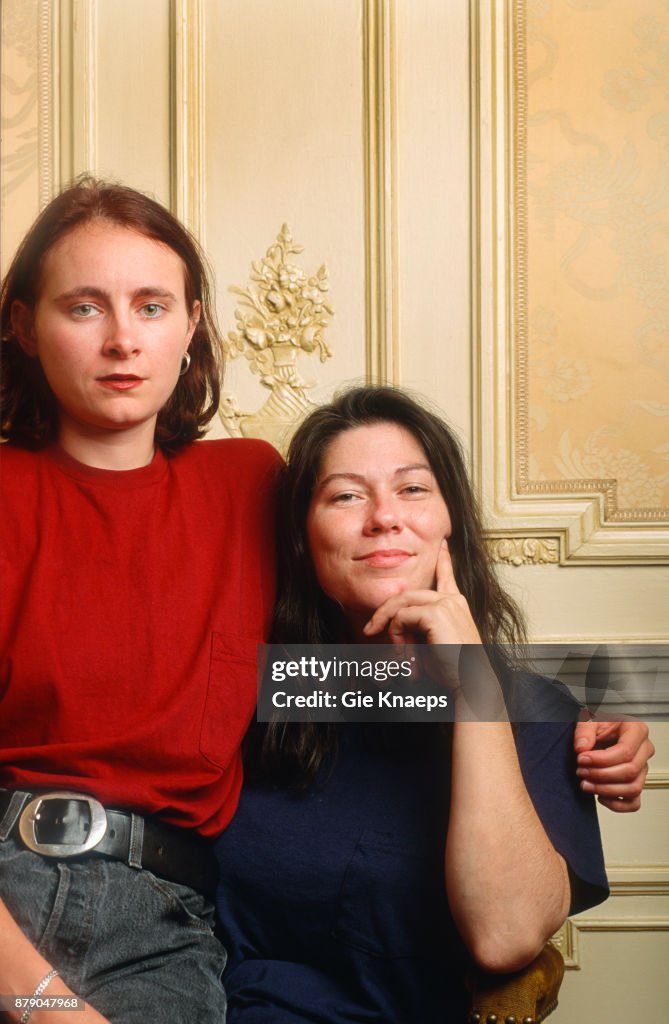 The Breeders, Kim Deal, Josephine Wiggs, portrait, Astoria Hotel ...