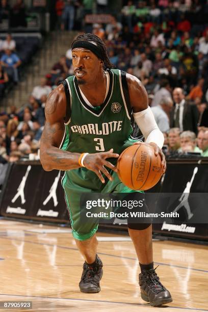 Gerald Wallace of the Charlotte Bobcats drives the ball to the basket during the game against the Miami Heat on April 3, 2009 at Time Warner Cable...