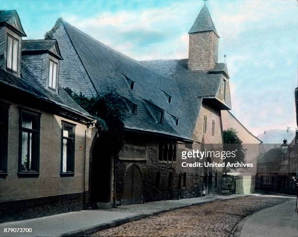 If we are traveling through the streets of Goslar, we find that one is so diverse the plant of the houses that general principles above can not be...