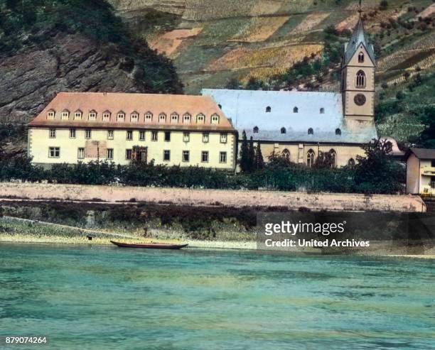 St Goarshausen city, castle Katz, the mouse is adjacent. Across the street is St Goar with the mighty Rhine Rock, the largest fortress ruin on the...