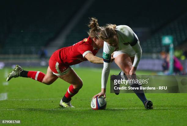 Jess Breach of England scores a try during the Old Mutual Wealth Series match between England and Canada at Twickenham Stadium on November 25, 2017...