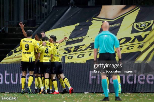 Damian van Bruggen of VVV Venlo celebrates 2-0 with Ralf Seuntjens of VVV Venlo, Roel Janssen of VVV Venlo, Vito van Crooij of VVV Venlo, Jerold...