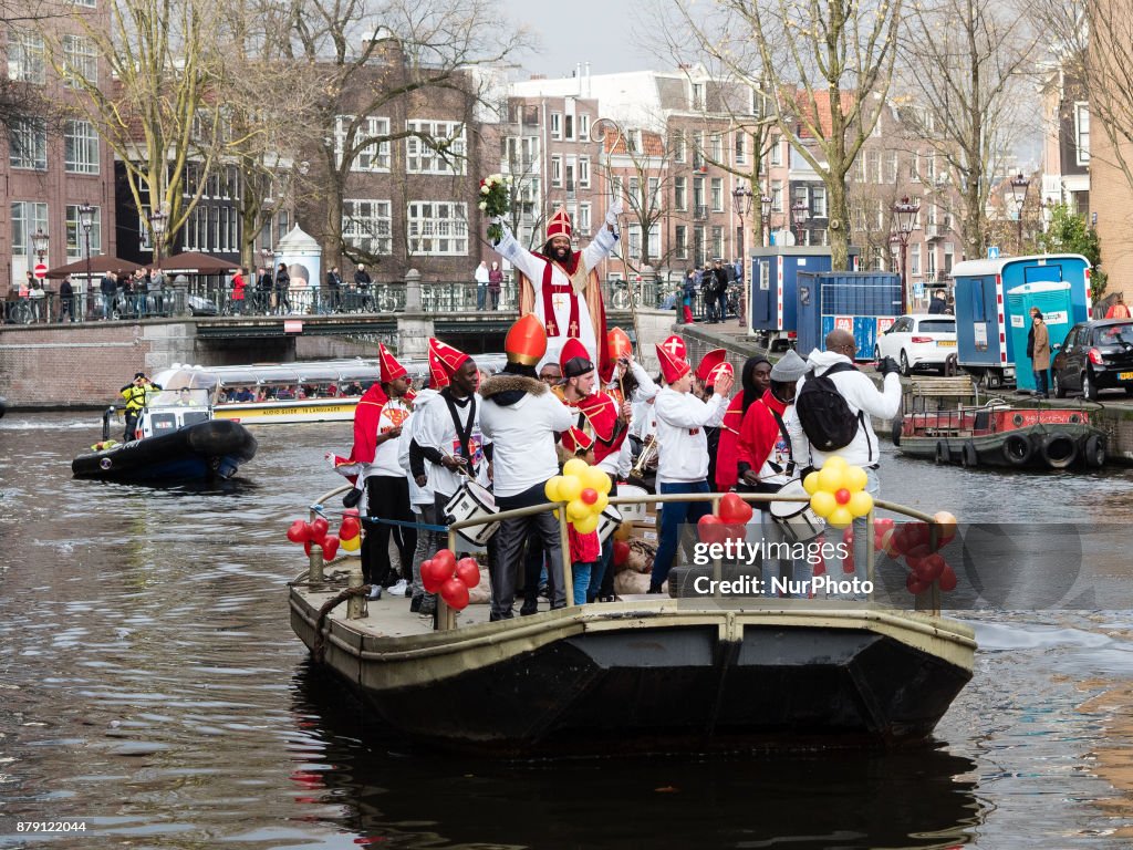 The &quot;New St. Nicholas&quot; arrival to Amsterdam