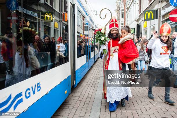 November 25th, Amsterdam. Patrick Mathurin, who play this year again the new St. Nicholas arrived on his boat with his helpers to start the party and...