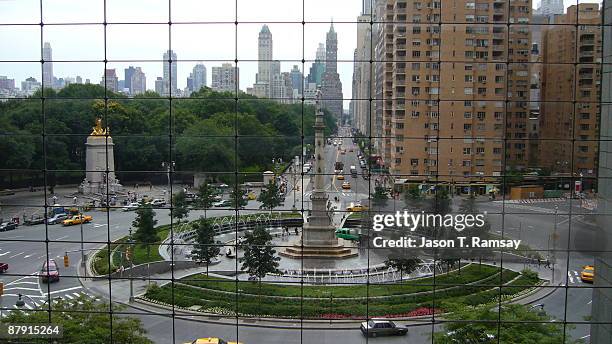 columbus circle squared - columbus circle fotografías e imágenes de stock