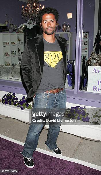 Recording artist Eric Benet attends the grand opening of The Painted Nail on May 21, 2009 in Sherman Oaks, California.