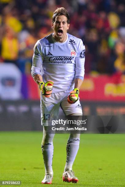 Carlos Sosa goalkeeper of Morelia celebrates during the quarter finals second leg match between Morelia and Toluca as part of the Torneo Apertura...