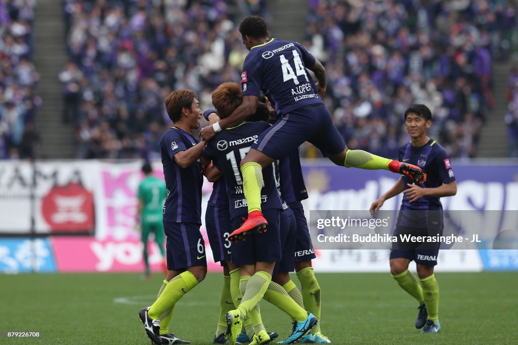 Sanfrecce Hiroshima v FC Tokyo - J.League J1
