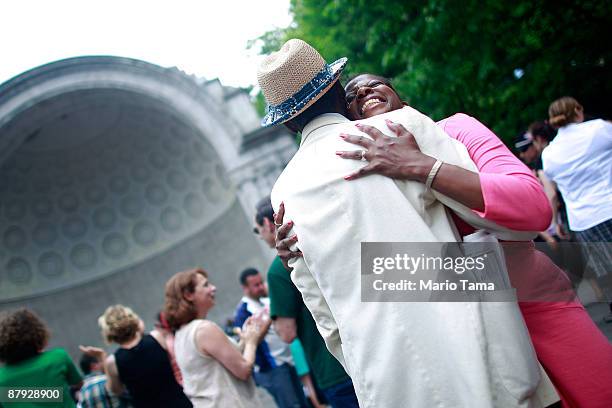 Tommy Tucker and Sarina Robinson swing dance in Central Park to honor legendary Lindy Hop dancer Frankie Manning May 22, 2009 in New York City. Lindy...
