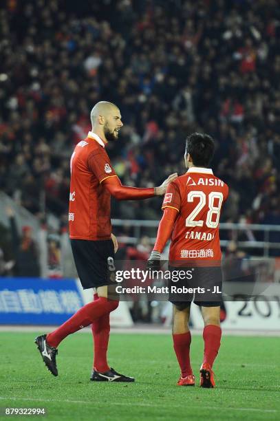 Robin Simovic 1,039 L J Roberts Stock Photos, High-Res Pictures, and Images - Getty ...