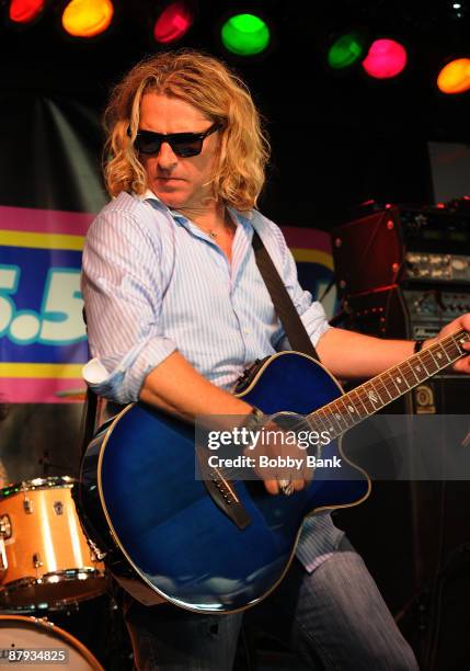 Ed Roland of Collective Soul perfoms at the WPLJ Scott & Todd's Summer Blast Off at Jenkinsons On The Boardwalk on May 22, 2009 in Point Pleasant...