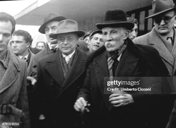 Palmiro Togliatti at Termini train station, Rome 1948.