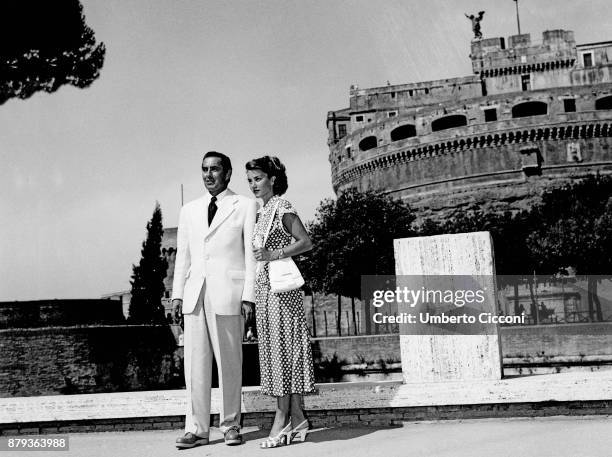 Actor Tyrone Power with actress Linda Christian at Castel Sant'Angelo, Rome 1948.