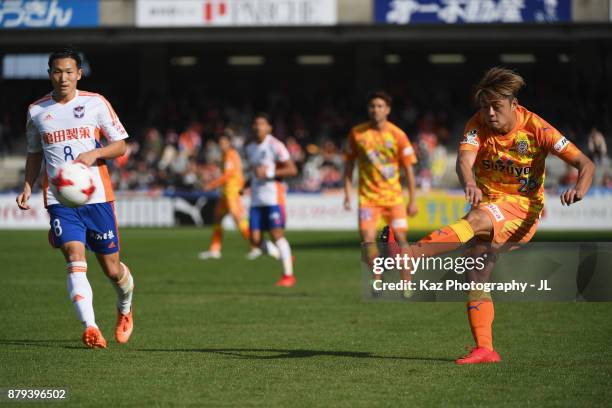 Ko Matsubara of Shimizu S-Pulse in action during the J.League J1 match between Shimizu S-Pulse and Albirex Niigata at IAI Stadium Nihondaira on...