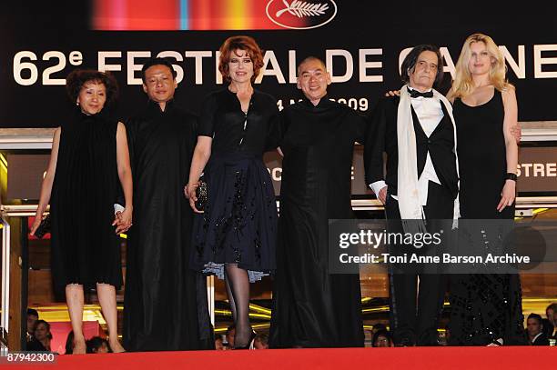 Actors Yi-Ching Lu, Kang-sheng Lee, Fanny Ardant, director Ming-liang Tsai, Jean-Pierre Leaud, Kang-sheng Lee, Stefano Accorsi and wife Laetitia...