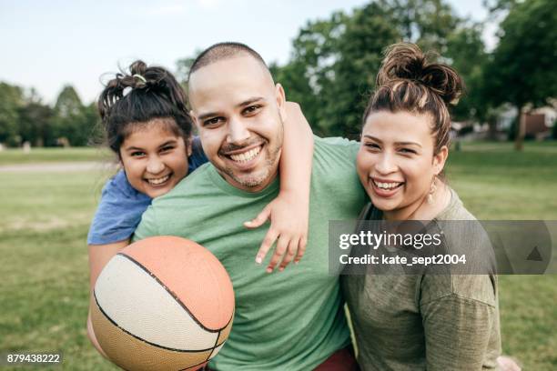 picnic with family - latin american and hispanic ethnicity picnic stock pictures, royalty-free photos & images