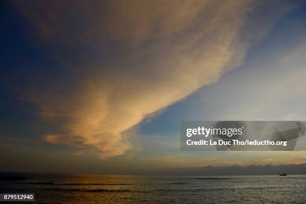 the skies above - quảng ngãi stock pictures, royalty-free photos & images