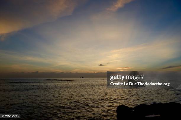 the skies above - quảng ngãi stock-fotos und bilder