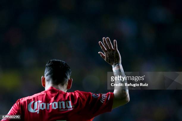 Rubens Sambueza of Toluca gestures during the quarter finals second leg match between Morelia and Toluca as part of the Torneo Apertura 2017 Liga MX...