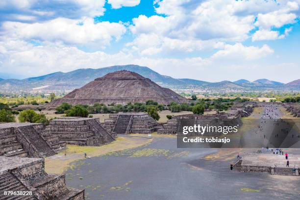 teotihuacan pyramids mexico - pyramid of the moon stock pictures, royalty-free photos & images