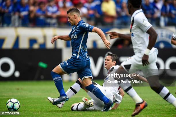 Thiago Neves of Cruzeiro and Anderson Martins of Vasco da Gama battle for the ball during a match between Cruzeiro and Vasco da Gama as part of...