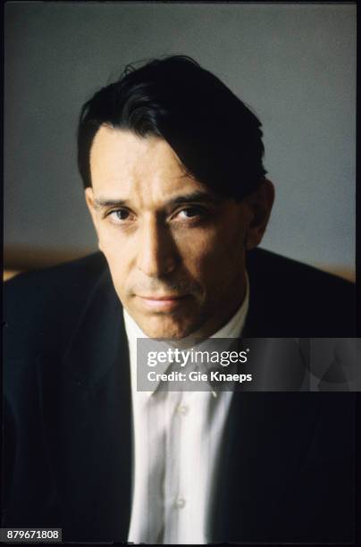 John Cale, portrait, Royal Windsor Hotel, Brussels, Belgium, 11th May 1990.