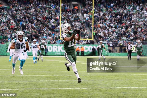 Wide receiver Robby Anderson of the New York Jets makes a catch and scores a touchdown during the third quarter of the game at MetLife Stadium on...