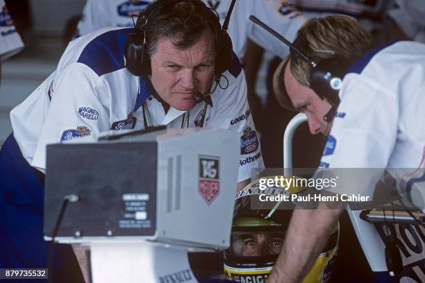 Ayrton Senna, Patrick Head, David Brown, Williams-Renault FW16, Grand Prix of Pacific, Okayama International Circuit, 17 April 1994. Ayrton Senna in...