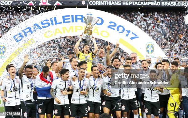 Players of Corinthians celebrate after winning the Brasileirao 2017 during the winning cerimony after the match against Atletico MG for the...