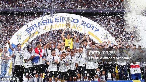 Players of Corinthians celebrate after winning the Brasileirao 2017 during the winning cerimony after the match against Atletico MG for the...