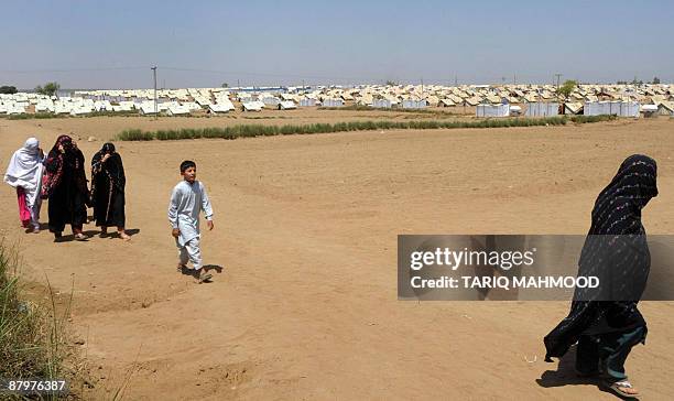 Pakistan Rrt 570 Fle Stock Photos, High-Res Pictures, and Images - Getty Images
