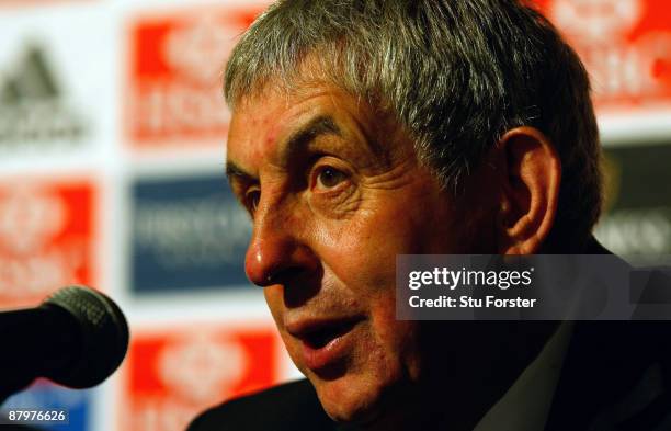 British & Irish Lions Head Coach Ian McGeechan faces the media after arriving in South Africa at the Sandton Sun Hotel on May 25, 2009 in...