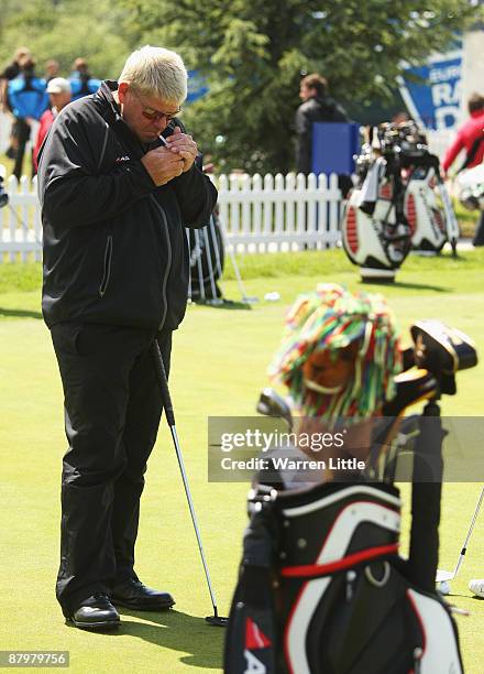 John Daly Smoking Photos and Premium High Res Pictures - Getty Images