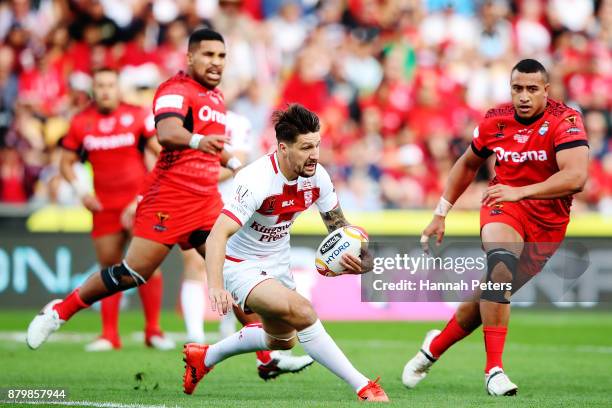 Gareth Widdop of England makes a break during the 2017 Rugby League World Cup Semi Final match between Tonga and England at Mt Smart Stadium on...