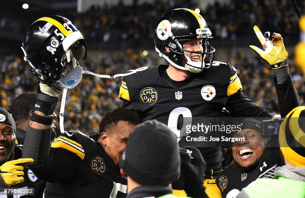 Chris Boswell of the Pittsburgh Steelers celebrates with teammates after kicking a 53 yard field goal to give the Pittsburgh Steelers a 31-28 win...