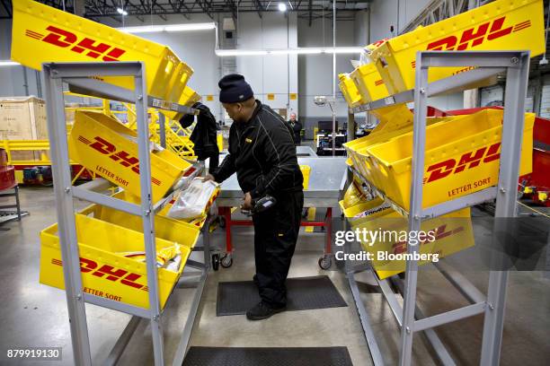 Dhl Sort Dhl Ecommerce Photos and Premium High Res Pictures - Getty Images