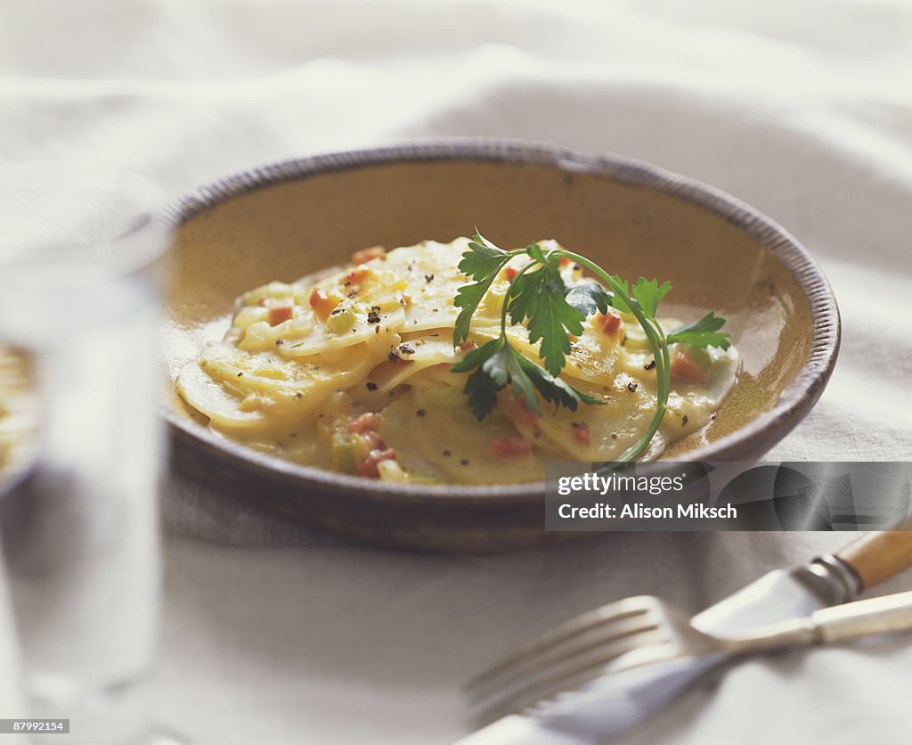 Scalloped potatoes with ham