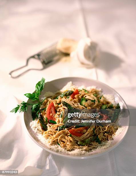 wheat pasta with clams and vegetables - primavera stock pictures, royalty-free photos & images