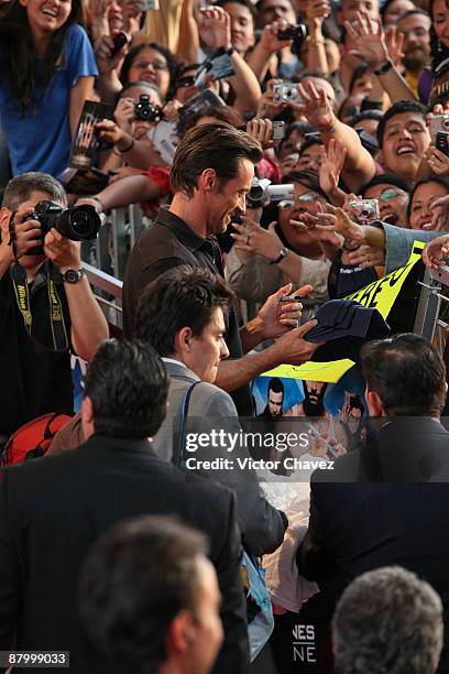 Actor Hugh Jackman attends the premiere of "X-Men Origins: Wolverine" at the Auditorio Nacional on May 26, 2009 in Mexico City, Mexico.