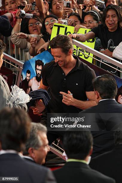 Actor Hugh Jackman attends the premiere of "X-Men Origins: Wolverine" at the Auditorio Nacional on May 26, 2009 in Mexico City, Mexico.