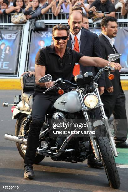 Actor Hugh Jackman attends the premiere of "X-Men Origins: Wolverine" at the Auditorio Nacional on May 26, 2009 in Mexico City, Mexico.