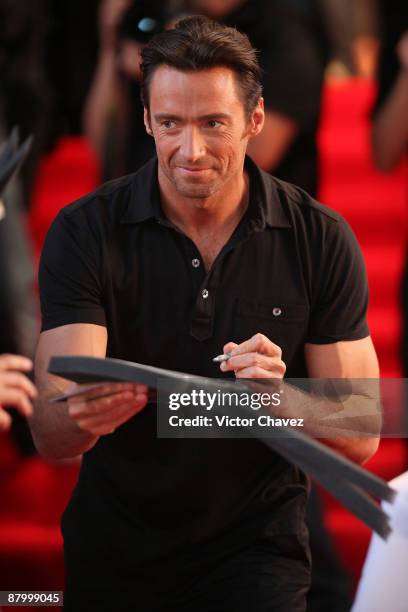 Actor Hugh Jackman attends the premiere of "X-Men Origins: Wolverine" at the Auditorio Nacional on May 26, 2009 in Mexico City, Mexico.