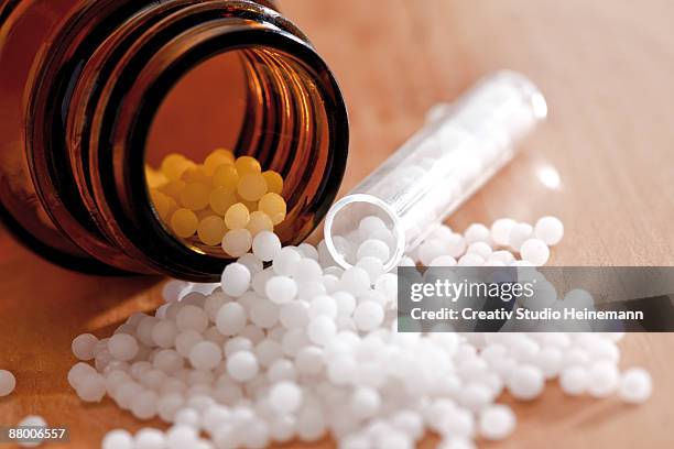 homeopathic pills - homéopathie photos et images de collection