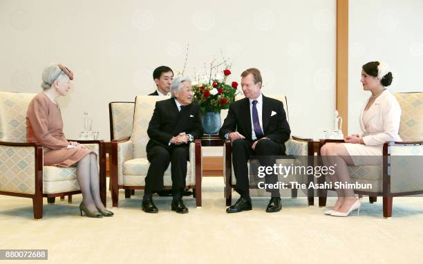 Grand Duke Henri of Luxembourg and his daughter Princess Alexandra of Luxembourg talk with Emperor Akihito and Empress Michiko during their meeting...