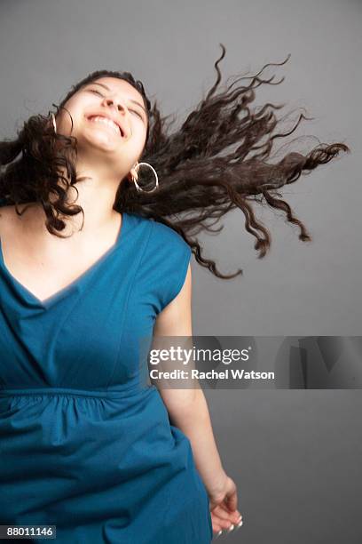 woman, portrait - alleen tienermeisjes stockfoto's en -beelden